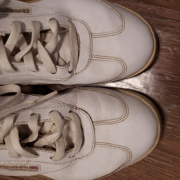 (9) Vintage Look Reebok Classic Lace Up Sneakers Non-Marking Outsole Retro Y2K - Picture 15 of 17